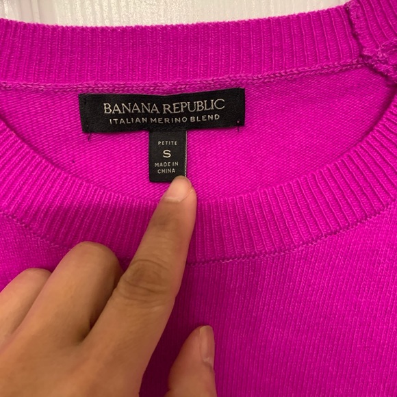 SOLD Banana Republic Sweater - Picture 2 of 4
